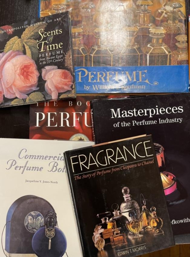 [PERFUME] 5 books on Perfumes &amp; Perfume Bottles
