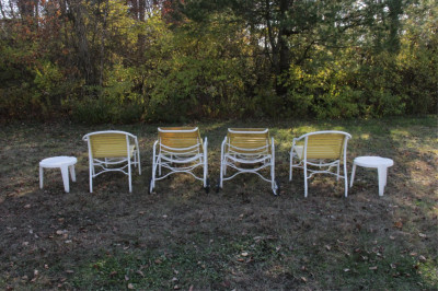 4 Chaise Longues &amp; 2 Sarl Grosfillex Side Tables