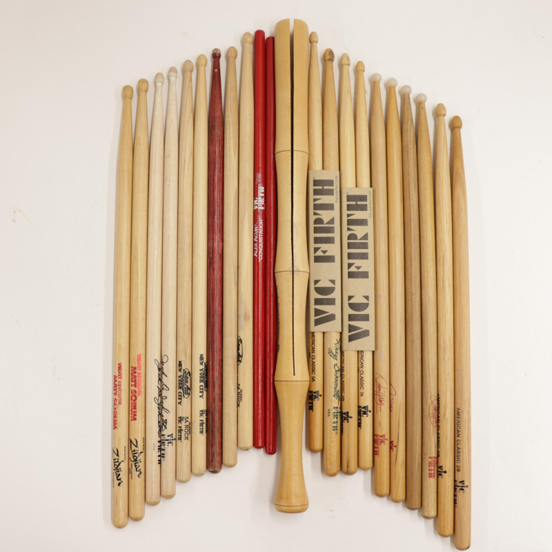 22 Drumsticks &amp; Back Beat Clapper