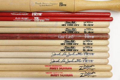22 Drumsticks &amp; Back Beat Clapper