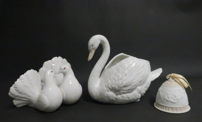 Lladro 1989 Bell and Doves, NAO Swan