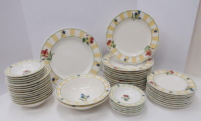 Noritake Homecraft Pattern Partial Dinner Service