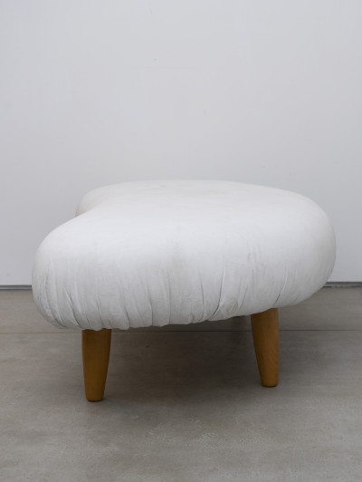 Isamu Noguchi - Cloud ottoman