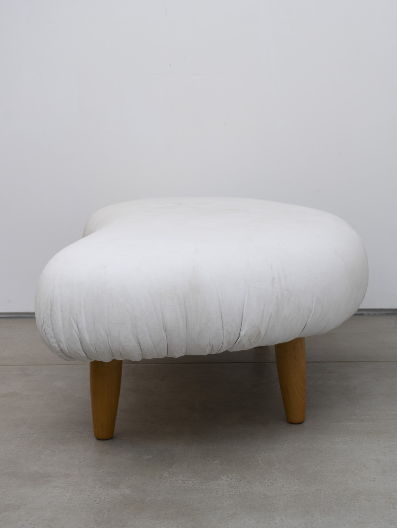 Isamu Noguchi - Cloud ottoman