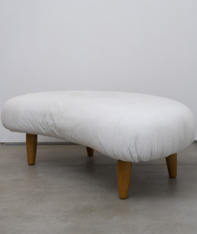 Isamu Noguchi - Cloud ottoman
