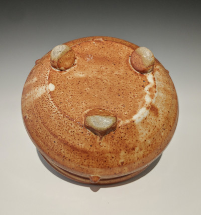 Warren MacKenzie - Shallow dish with three feet