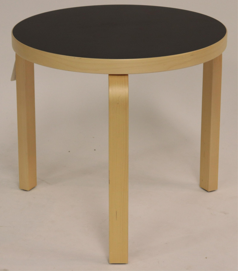 Alvar AALTO Artek Table