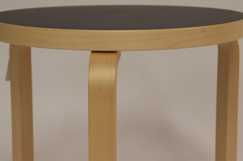 Alvar AALTO Artek Table