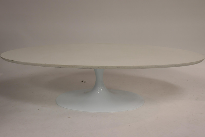 Eero Saarinen Style White Lacquer Coffee Table
