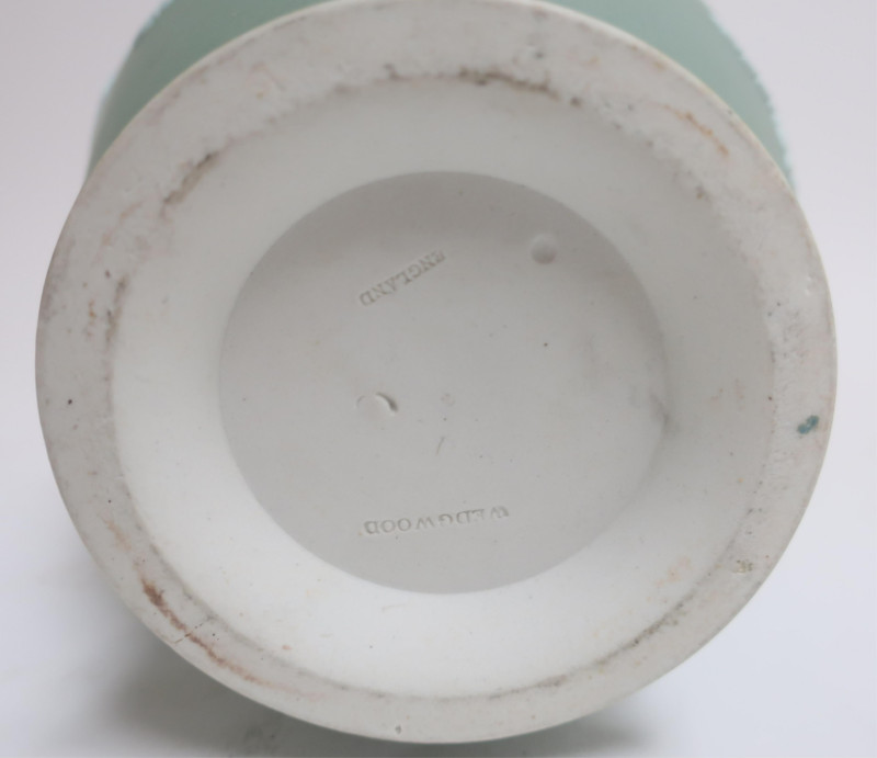 Wedgwood Jasper Dip Green 2-Handled Vase