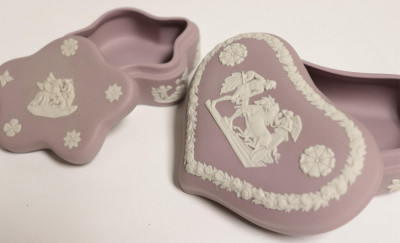 11 Wedgwood Lavender Jasperware