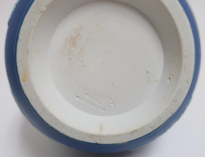 2 Wedgwood Dark Blue Japer Dip Vases