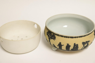 3 Wedgwood Yellow Jasper Dip Vessels