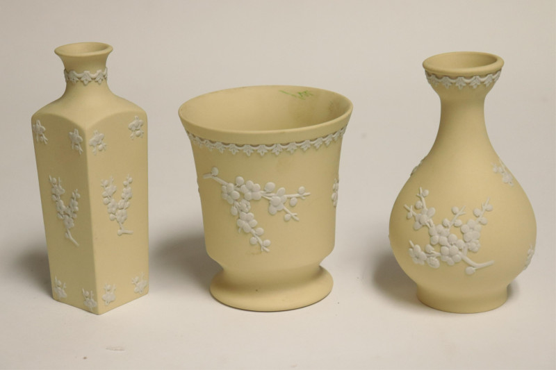 11 Wedgwood Yellow Jasperware