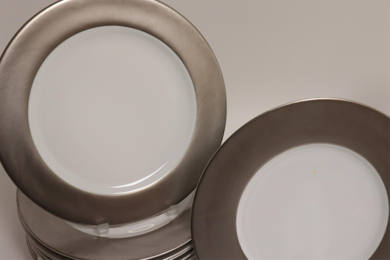 29 Puiforcat Century Porcelain Plates