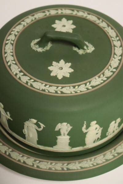 Wedgwood Dark Green Jasper Dip Urn, Cheese Dome