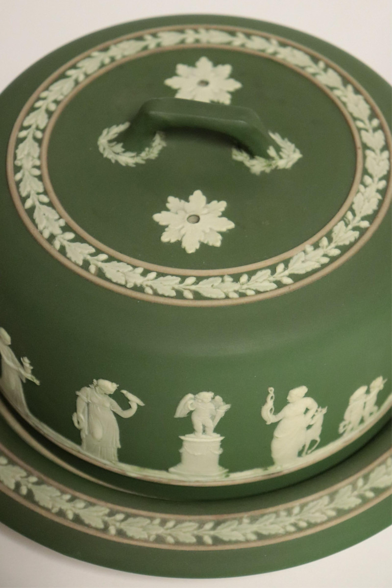 Wedgwood Dark Green Jasper Dip Urn, Cheese Dome