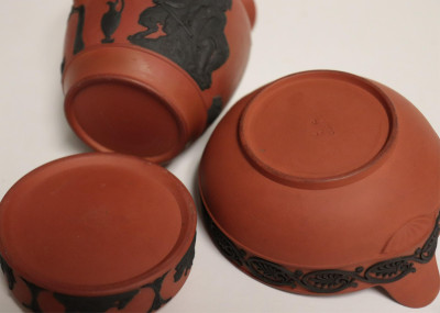 3 Wedgwood Rosso Antico Containers